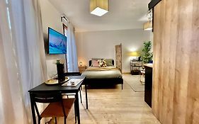 Studio Avec Parking Prive Et Lave-Linge, Coeur De Fronton